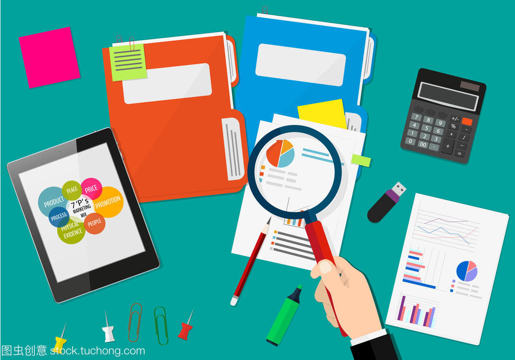 手拿放大鏡,財務報告的分析。金融審計的概念。審計稅務處理。市場營銷組合